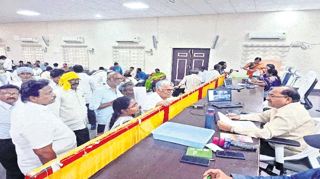 అర్జీలను వేగంగా పరిష్కరించాలి