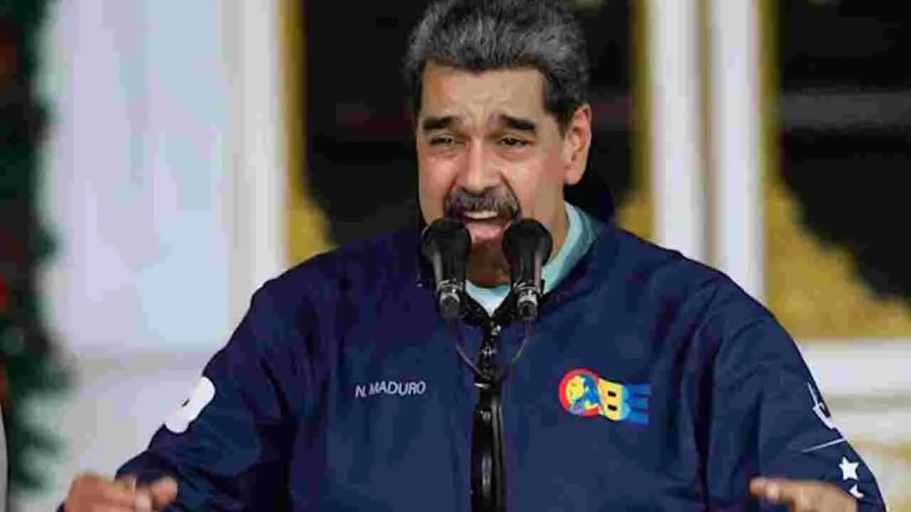 US Imposes Sanctions on Venezuela President Maduro: పెట్రో డాలర్‌ను ఎదిరించినందుకే..