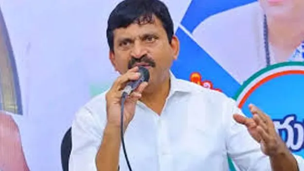 Minister Ponguleti Srinivas Reddy: గతంలో గులాబీ చొక్కాలకే ఇళ్ల పట్టాలు