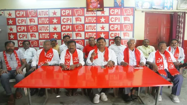 సీపీఐ శతాబ్ది సభను విజయవంతం చేయండి 