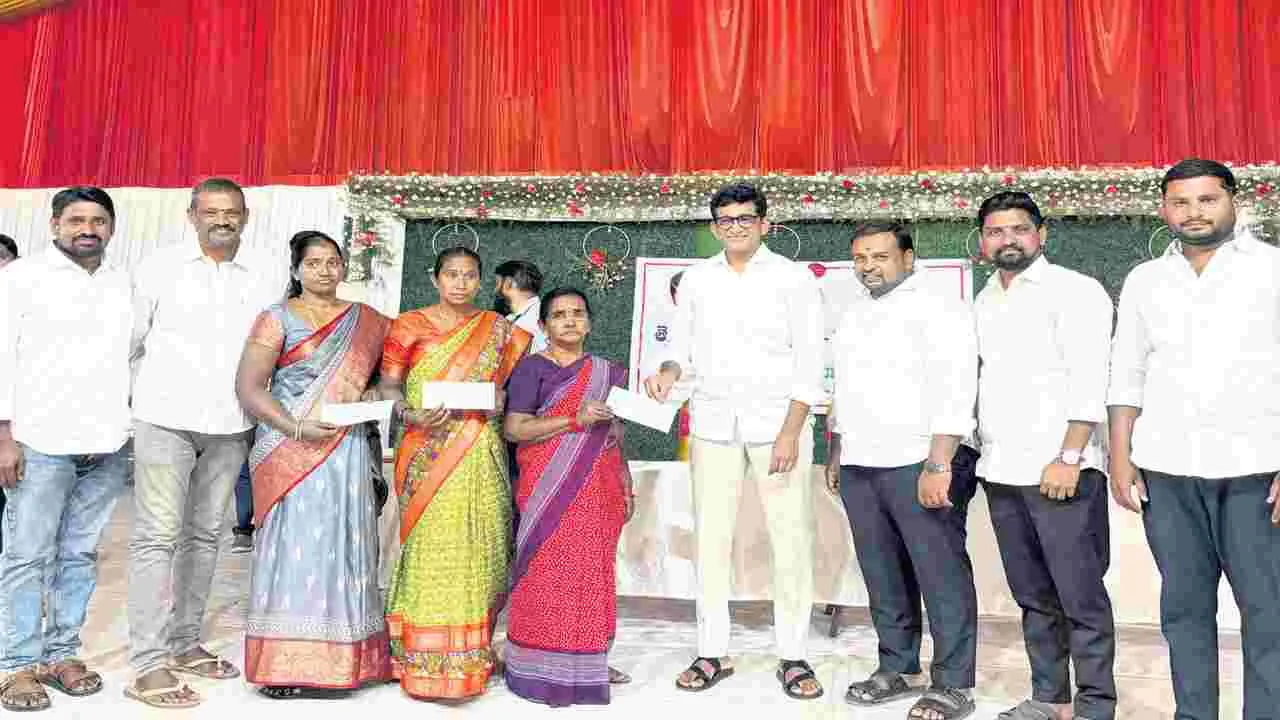 హామీల అమలులో కాంగ్రెస్‌ విఫలం