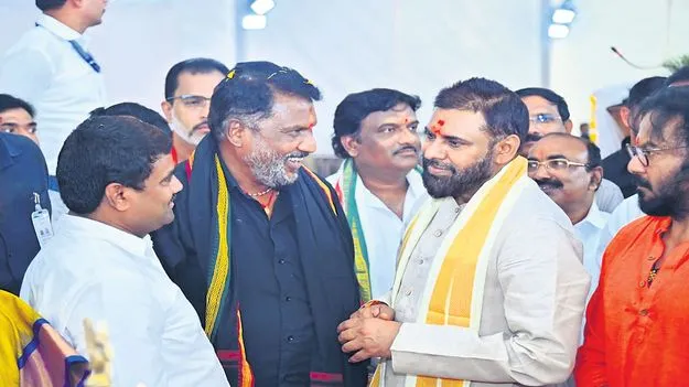 ఏపీ డిప్యూటీ సీఎంకు ఘన స్వాగతం