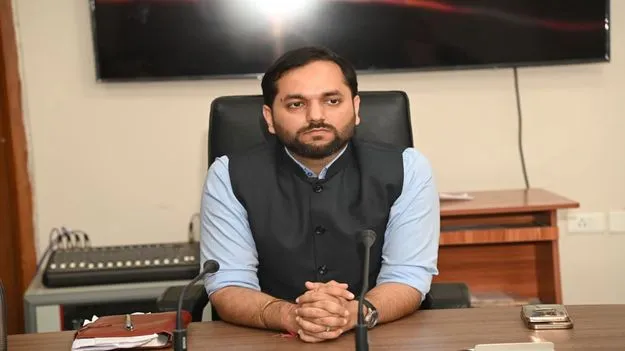 ‘పది’లో ఉత్తమ ఫలితాల సాధనకు కృషిచేయాలి