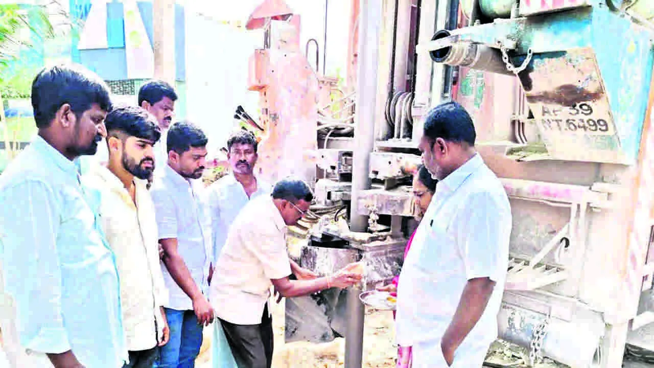 MLA: నీటి సమస్య తీర్చిన ఎమ్మెల్యే కందికుంట