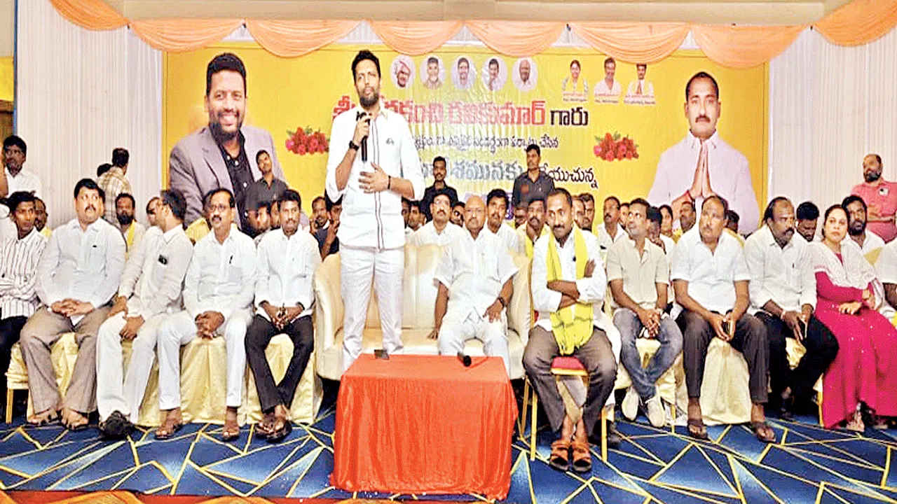 విద్యుత్‌ చార్జీల భారం ప్రజలపై పడనివ్వం