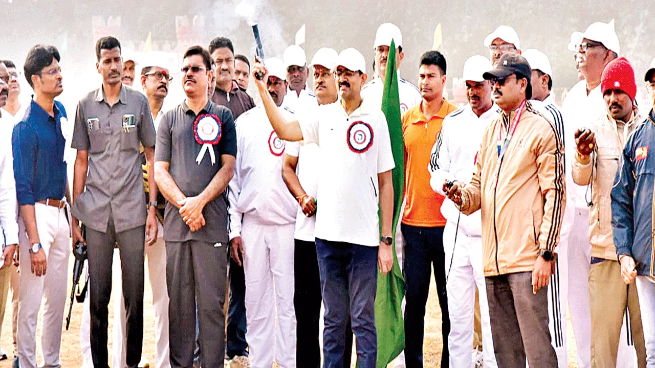 The spirit of sportsmanship should be cultivated క్రీడా స్ఫూర్తిని అలవరచుకోవాలి