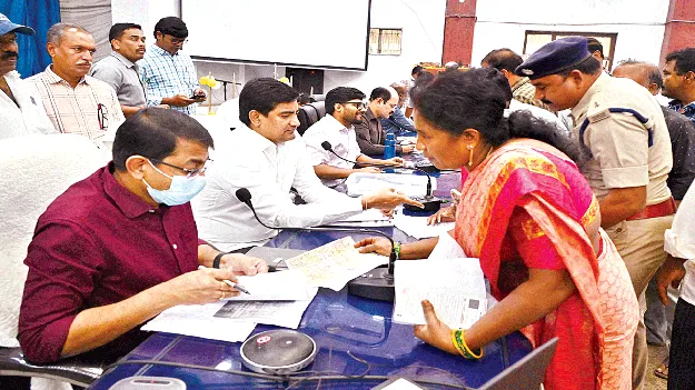 అదనంగా ధాన్యం తీసుకున్నారు