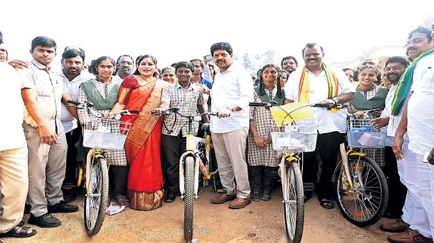 జిల్లాకు ఉజ్వల భవిష్యత్తు