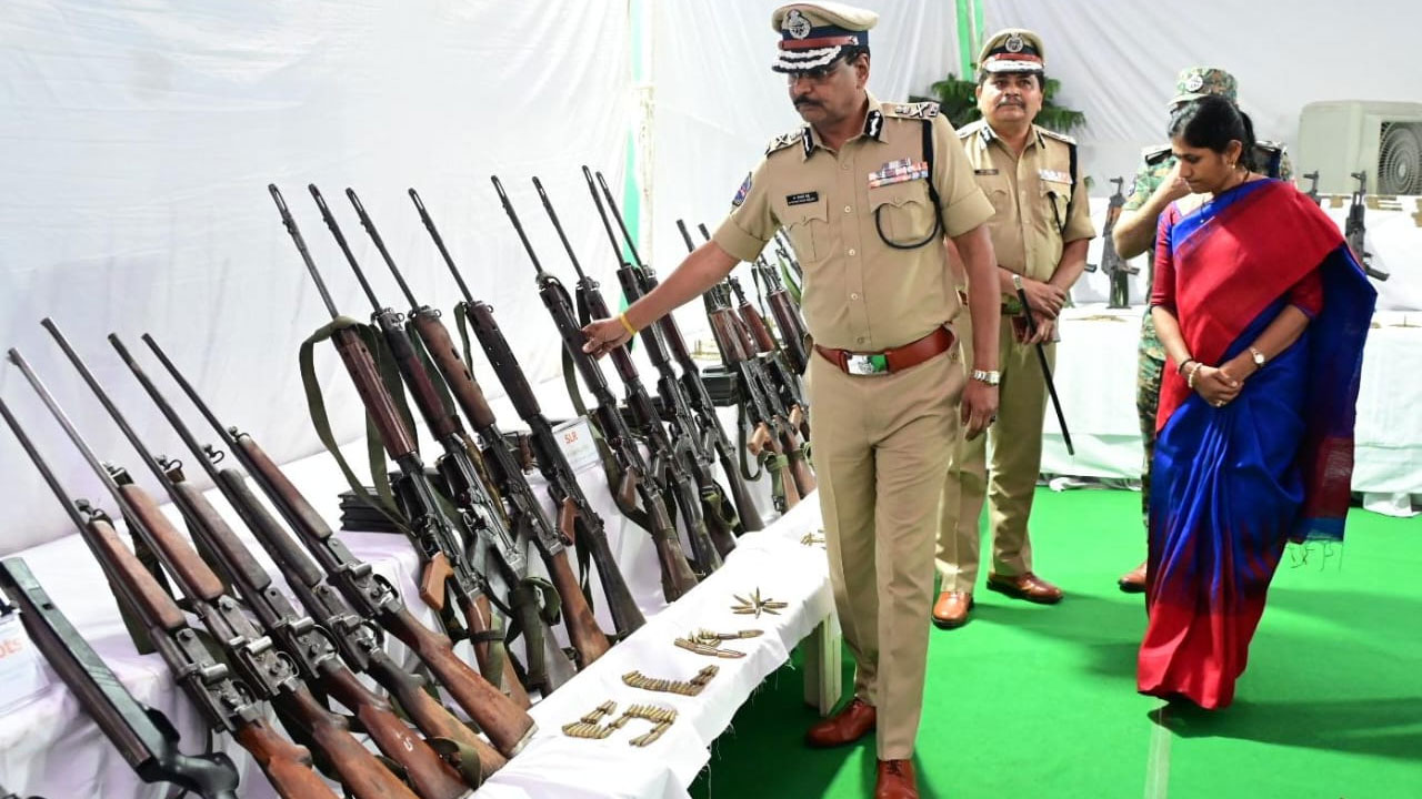 Telangana: మావోల లొంగుబాటు.. సంచలన వివరాలు వెల్లడించిన డీజీపీ..