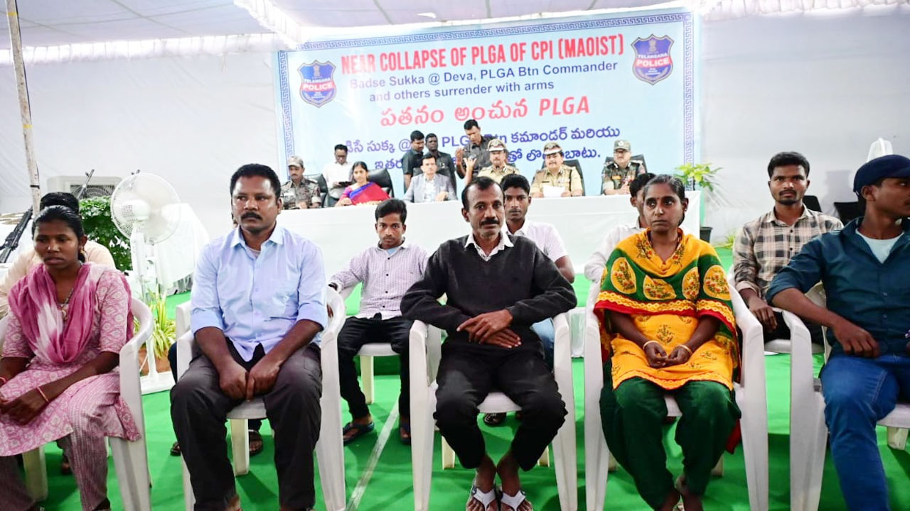 Telangana: మావోల లొంగుబాటు.. సంచలన వివరాలు వెల్లడించిన డీజీపీ..