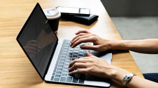 Old Laptop Sale - Tips: పాత లాప్‌టాప్‌ను అమ్మేస్తు్న్నారా? ఈ జాగ్రత్తలు తప్పనిసరి