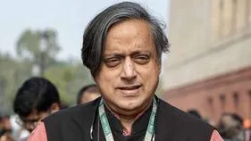 Shashi Tharoor: కూల్చివేతల డ్రైవ్‌ సరైనదే.. కర్ణాటక సర్కార్‌ను సమర్ధించిన శశిథరూర్