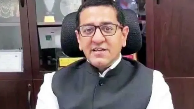 ఆన్‌లైన్‌లో చికిత్స వివరాలు: సౌరబ్‌ గౌర్‌