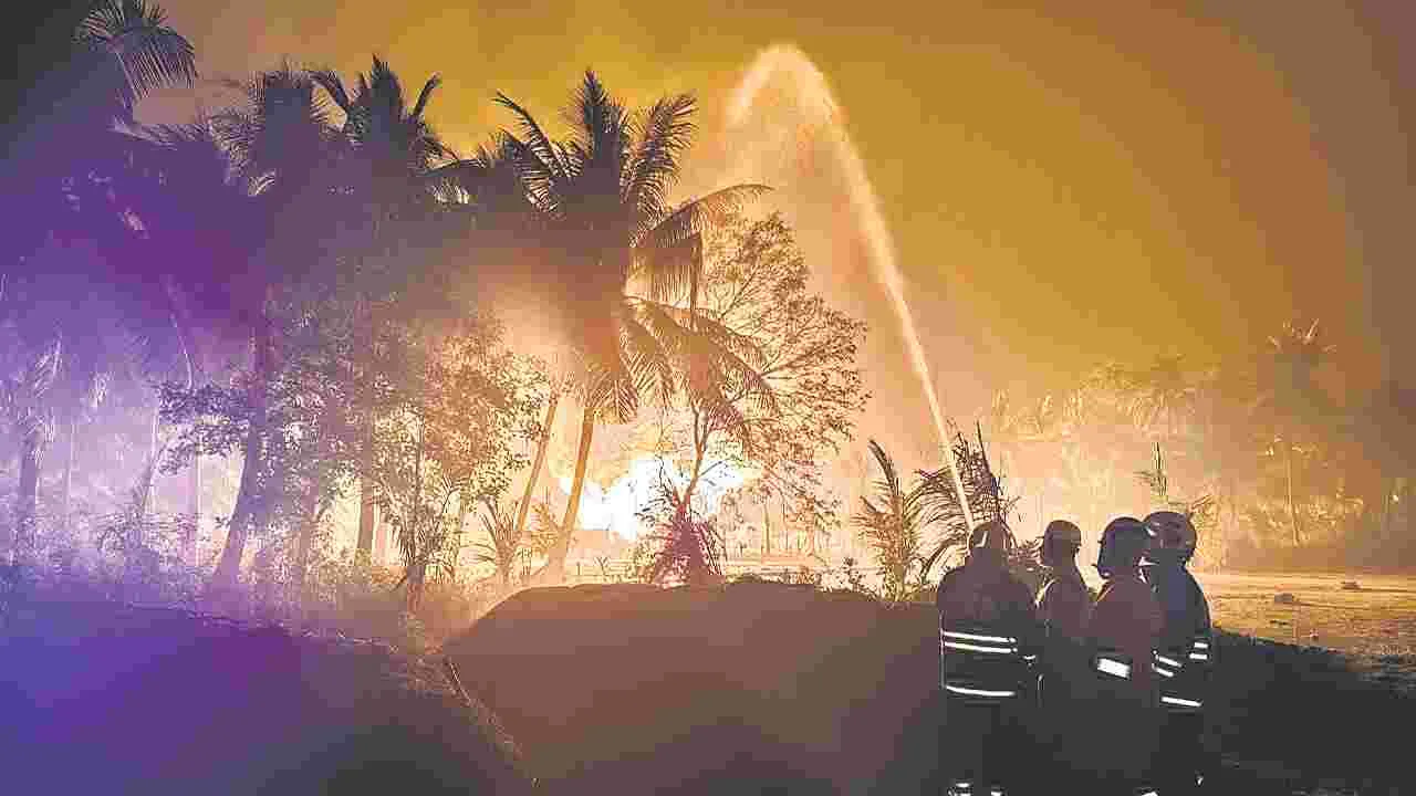 Konaseema Gas Blowout: పచ్చని కోనసీమలో ‘అగ్ని’కీలలు