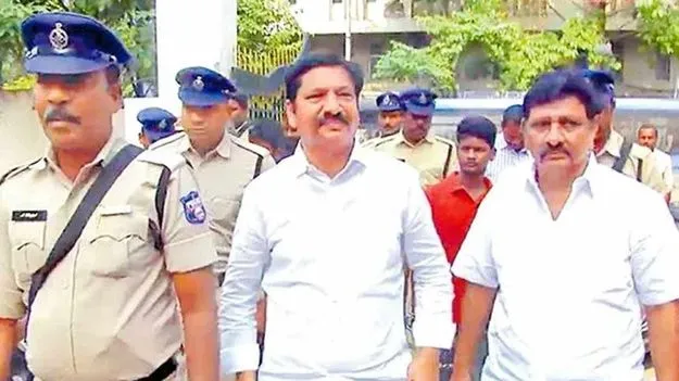 Mulakalacheruvu Fake Liquor Case: విజయవాడ జైలుకు జోగి సోదరులు