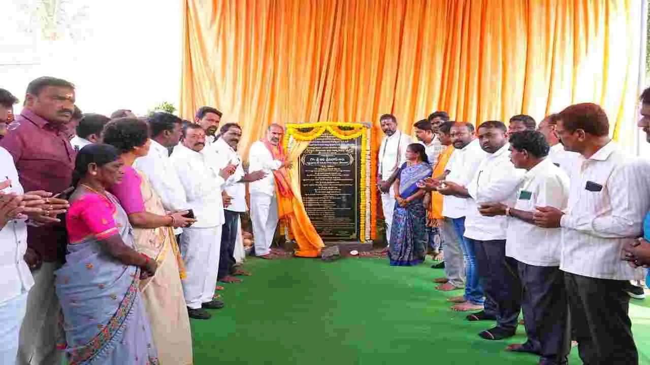 వెయ్యి కోట్లతో జిల్లా అభివృద్ధికి ప్రత్యేక కార్యాచరణ