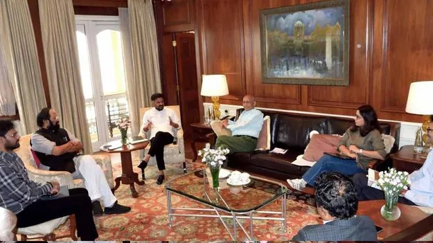 CM Revanth: ముంబైలో న్యాయవాదితో సీఎం రేవంత్ భేటీ.. ఎందుకంటే..