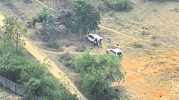 ‘డ్రోన్‌’ చూస్తోంది..!