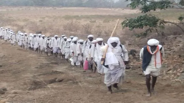 kumaram bheem asifabad- గంగా జలం కోసం కొండలు ఎక్కి.. లోయలు దిగుతూ..