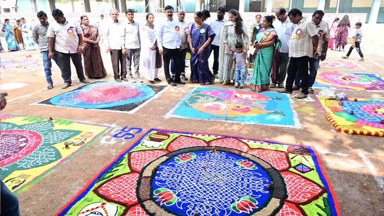  ఖమ్మంలో ఏబీఎన్, ఆంధ్రజ్యోతి ఆధ్వర్యంలో ముగ్గుల పోటీలు