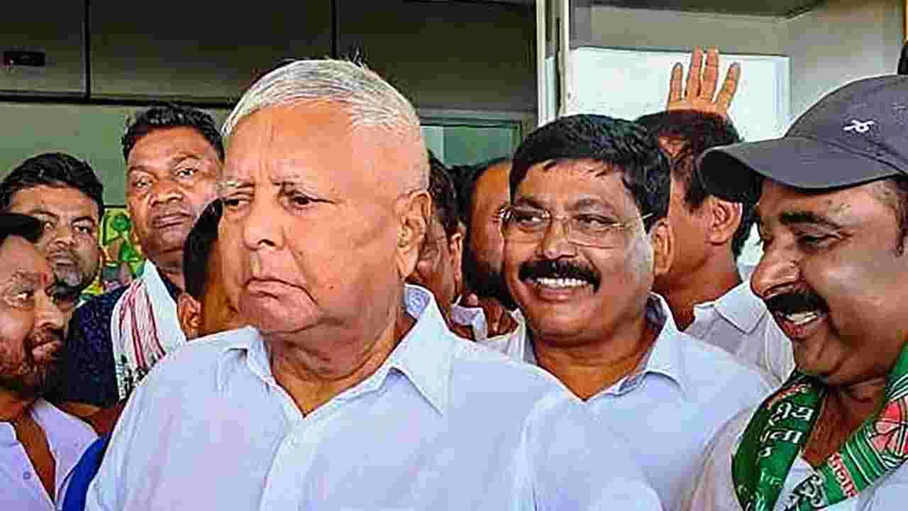 IRCTC Scam: లాలూ పిటిషన్‌పై సీబీఐకి ఢిల్లీ హైకోర్టు నోటీసు