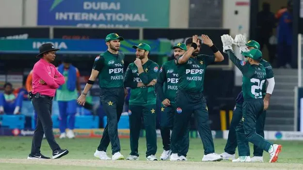 Pakistan T20 World Cup Squad: జట్టును ప్రకటించిన పాకిస్థాన్.. స్టార్ ప్లేయర్‌కు షాక్