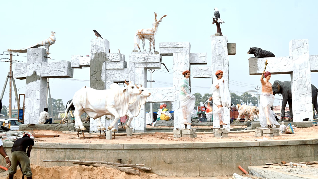 Medaram Jatara: మేడారం జాతర శోభ.. జంక్షన్లకు అద్భుత హంగులు