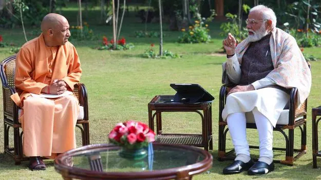 Yogi meets Modi: మోదీని కలిసిన యోగి.. ఎజెండా ఏమిటంటే