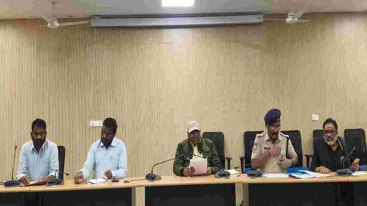 జాతర పెండింగ్‌ పనులు సకాలంలో పూర్తి చేయాలి