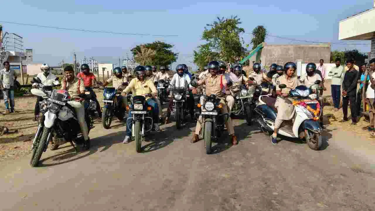 kumaram bheem asifabad- వాహనదారులు ట్రాఫిక్‌ నిబంధనలు పాటించాలి