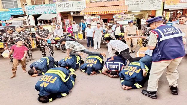 విపత్తు వేళ నేర్పుతో ఉండాలి 