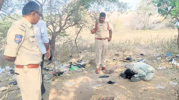 వివాహేతర సంబంధమే కారణం?