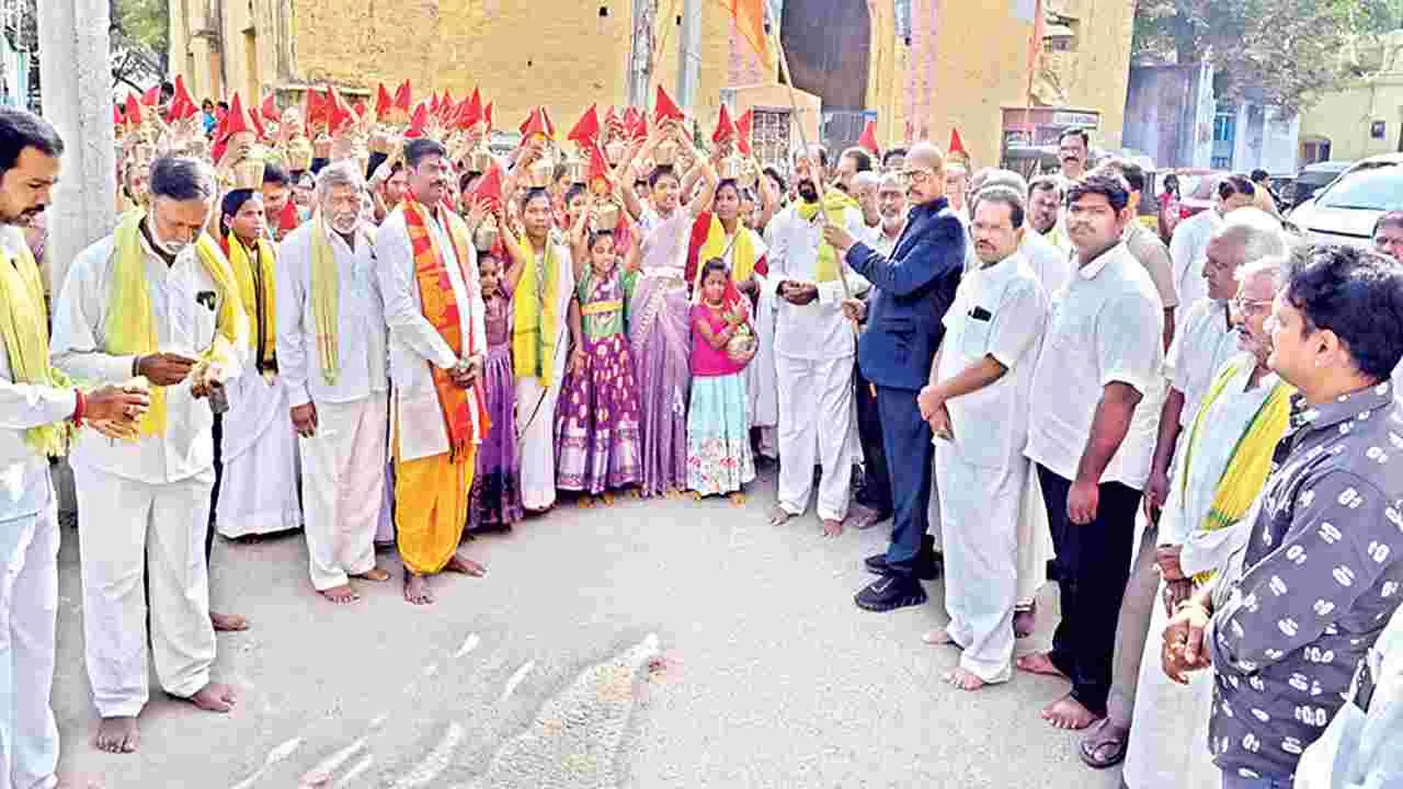 ఆర్యవైశ్యుల అభ్యున్నతికి కృషి చేస్తాం