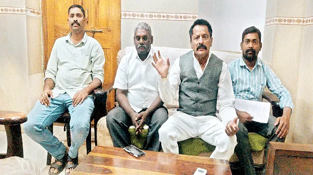 సీమ ప్రాజెక్టుల కోసం ప్రాణ త్యాగానికైనా సిద్ధం