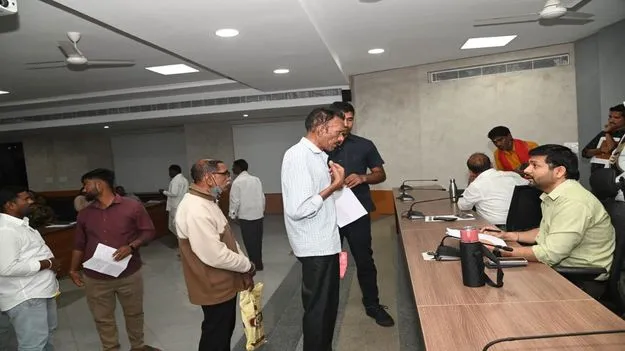 kumaram bheem asifabad-దరఖాస్తులను త్వరగా పరిష్కరించాలి