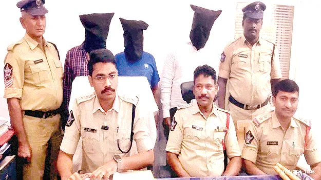 కాంట్రాక్ట్‌ దక్కలేదని.. కడతేర్చాలని..