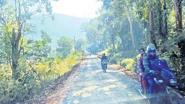 నత్తనడకన అంతర్రాష్ట్ర రహదారి పనులు