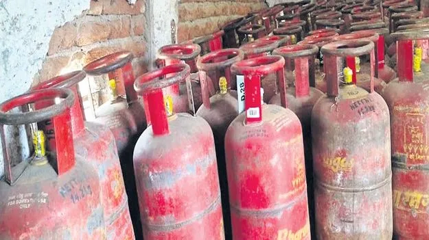 గ్యాస్‌ సబ్సిడీ అంతేనా? 