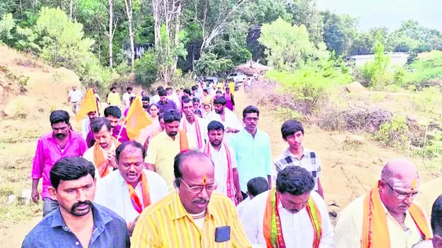 GOD: ఖాద్రీశుడి భక్తుల గిరి ప్రదక్షిణ