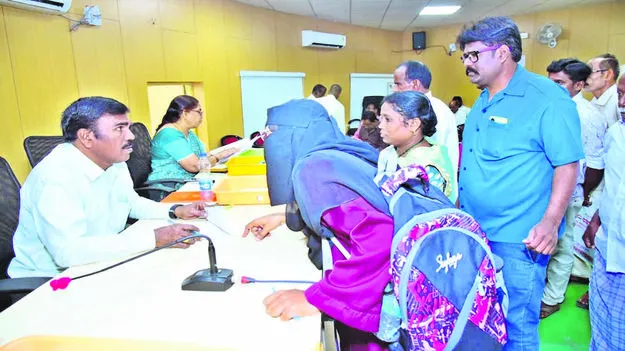 DC: సమస్యలను సత్వరమే పరిష్కరించండి