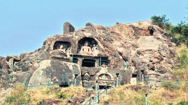 బౌద్ధుల ఆరామం బొజ్జన్నకొండ