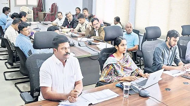 అన్ని శాఖల్లో పురోగతి సాధించాలి