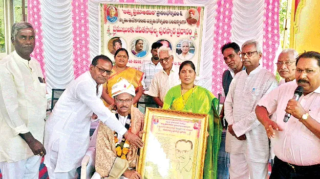 సమాజసేవతోనే సంతృప్తి