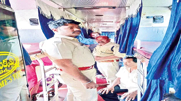 అదనపు చార్జీలు వసూలు చేస్తే చర్యలు 