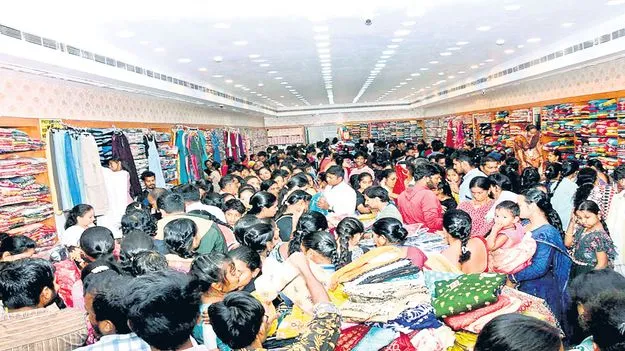 మార్కెట్‌లో సంక్రాంతి సందడి