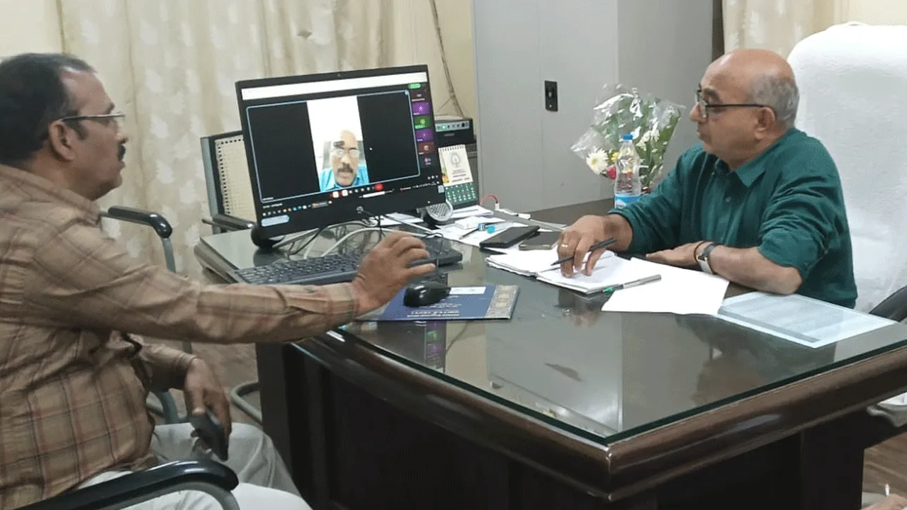 టీఐఎస్‌లో టీచర్ల వివరాలు నమోదు చేయాలి : డీఈవో