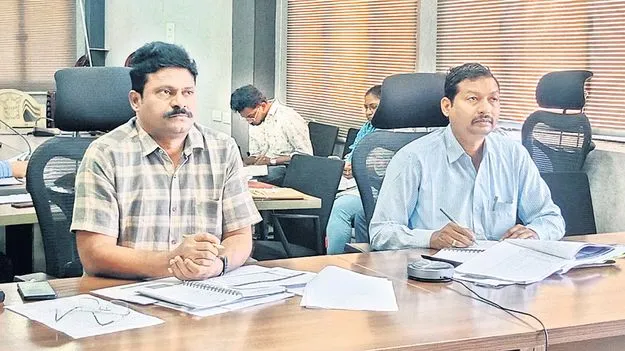 అవినీతికి పాల్పడితే కఠిన చర్యలు 