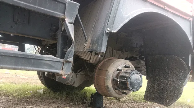 టైర్లు లేపేశారు!