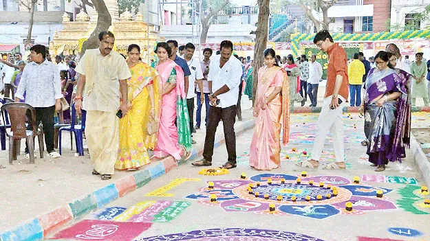 ఆకట్టుకున్న సంక్రాంతి సంబరాలు