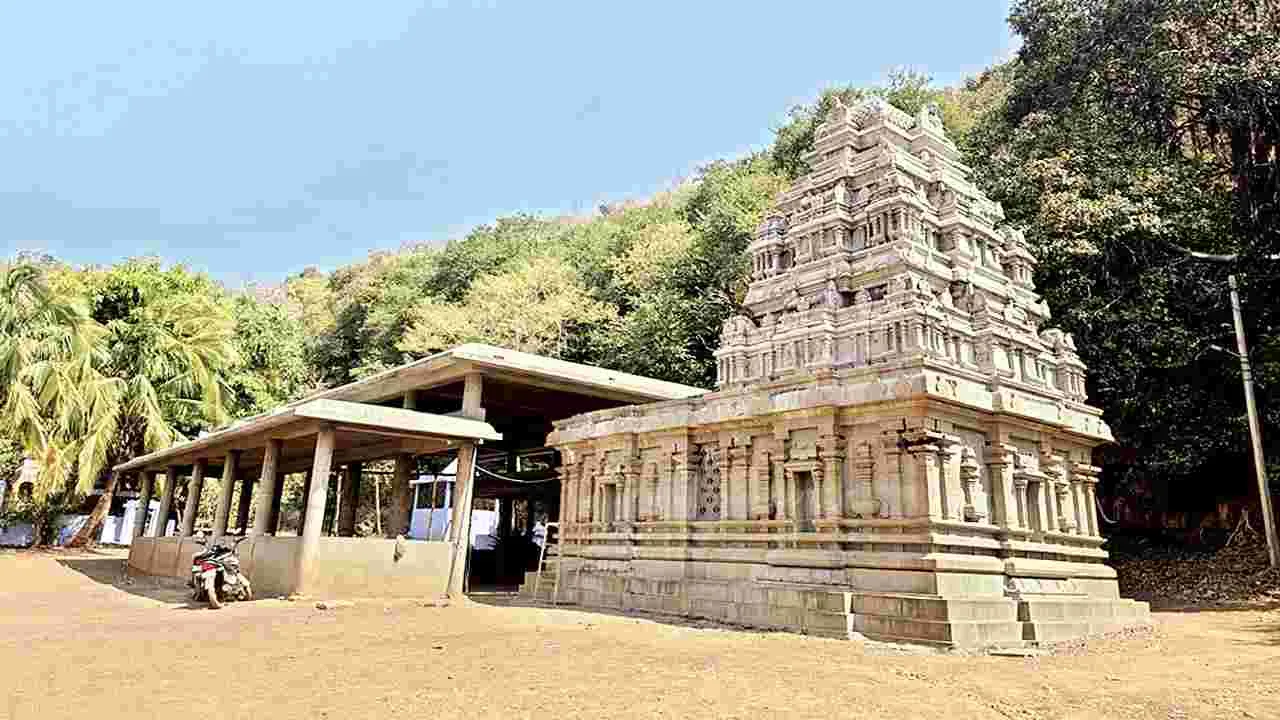 తొలి వేడుకకు రంగం సిద్ధం..!